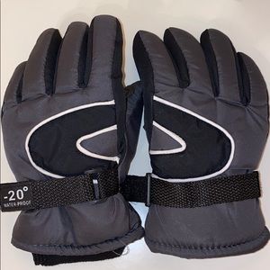 KIDS’ SNOW MITTENS